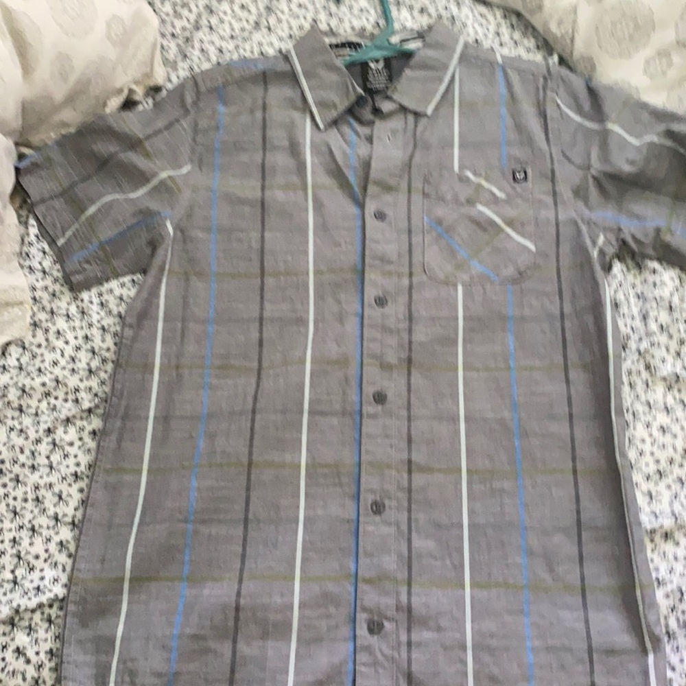 Shaun white shirt sleeve button down.